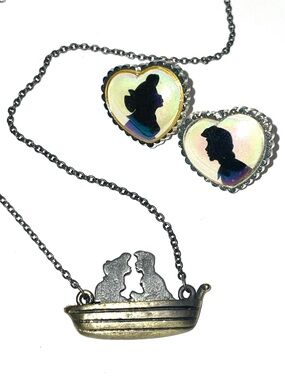 Little Mermaid Ariel Eric Kiss The Girl Necklace and Earrings Set